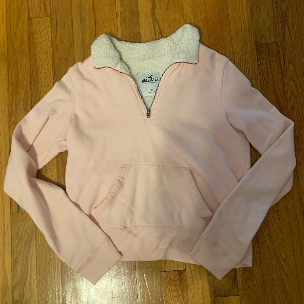 Hollister pull over sweater